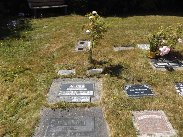 image of gravestone
