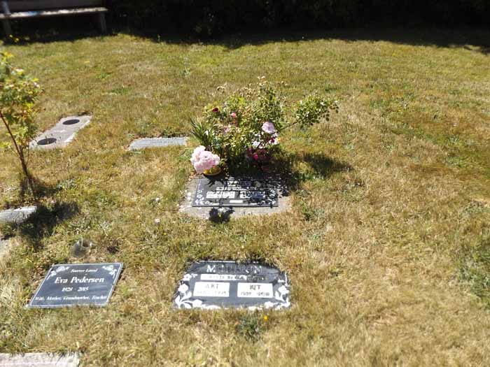 image of gravestone