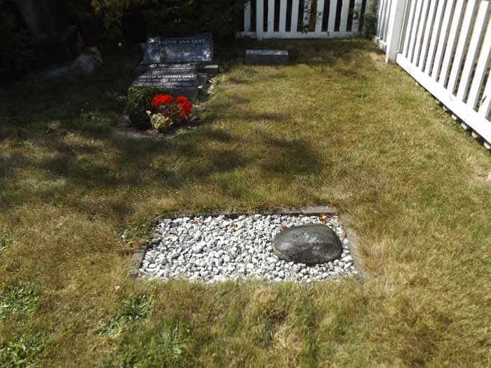 image of gravestone
