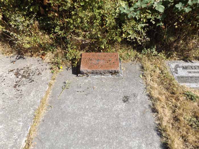 image of gravestone