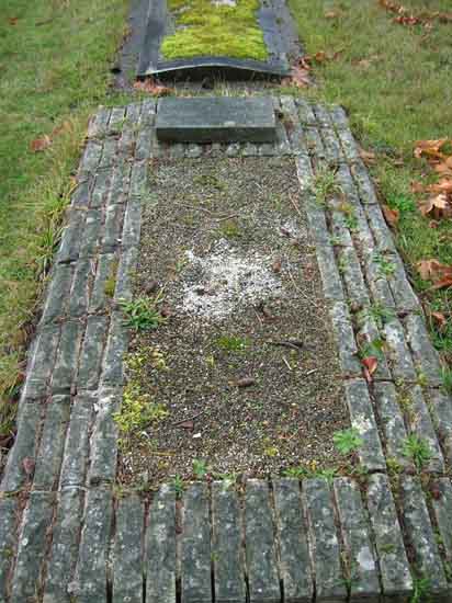 image of gravestone