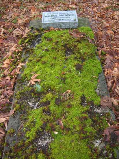 image of gravestone