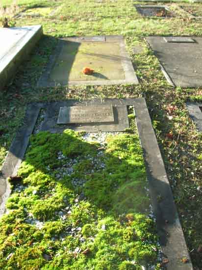 image of gravestone