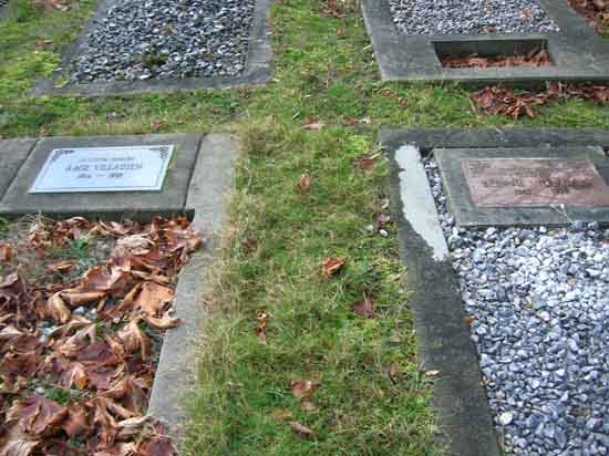 image of gravestone