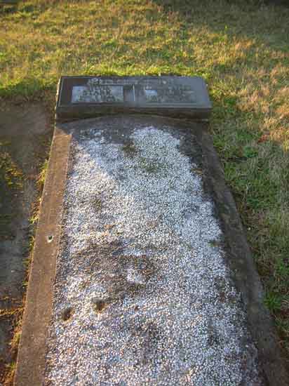 image of gravestone