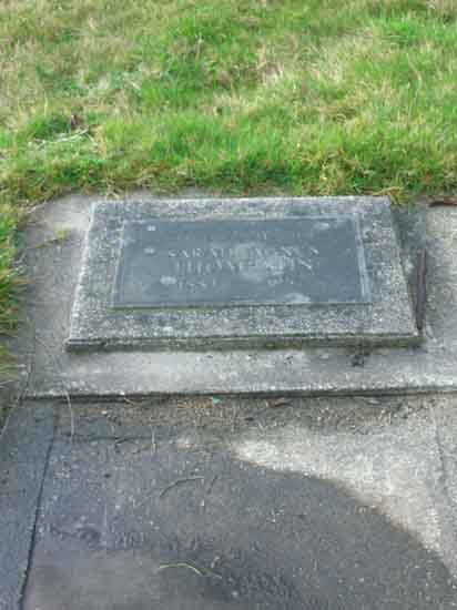 image of gravestone