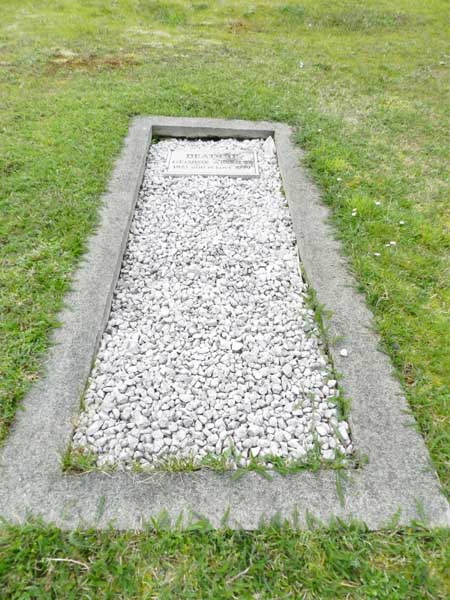 image of gravestone