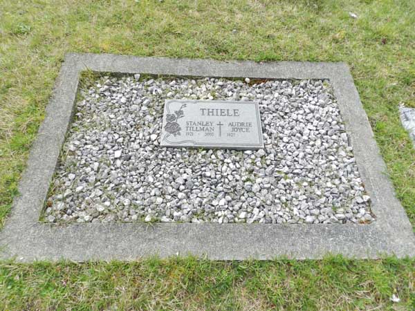 image of gravestone