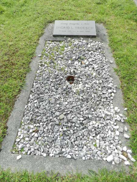 image of gravestone