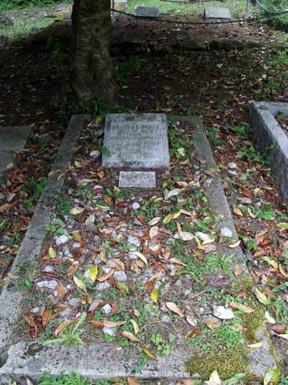 image of gravestone