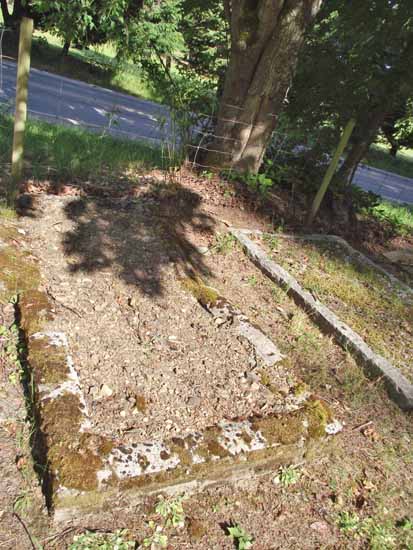 image of gravestone