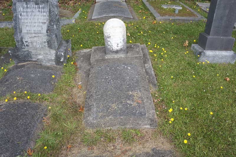 image of gravestone