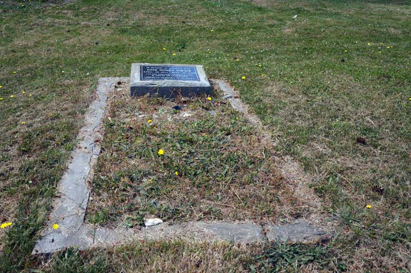 image of gravestone