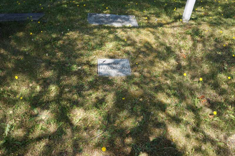 image of gravestone