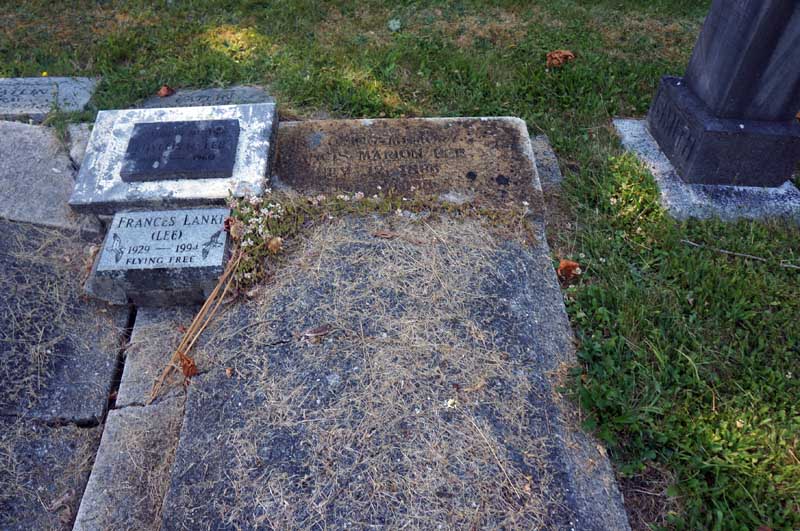 image of gravestone