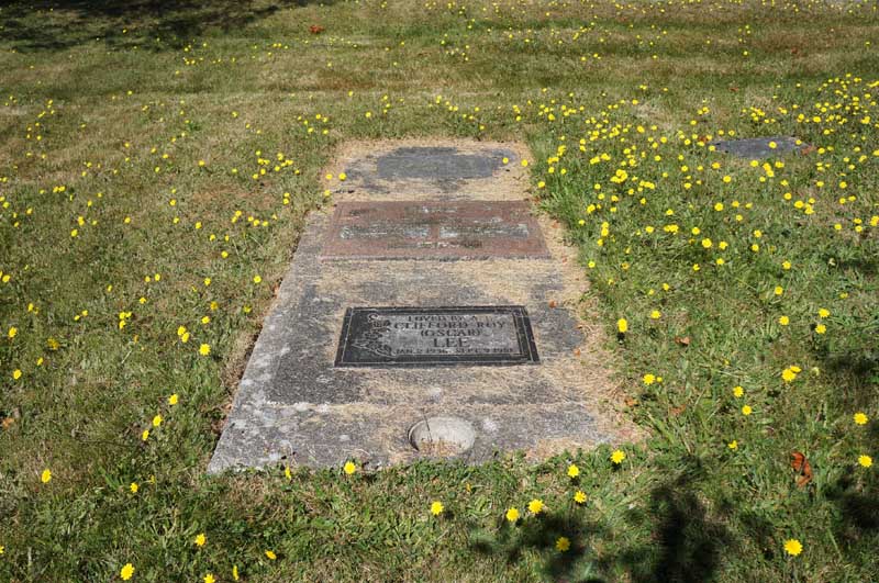 image of gravestone