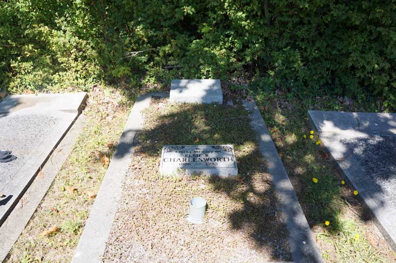 image of gravestone