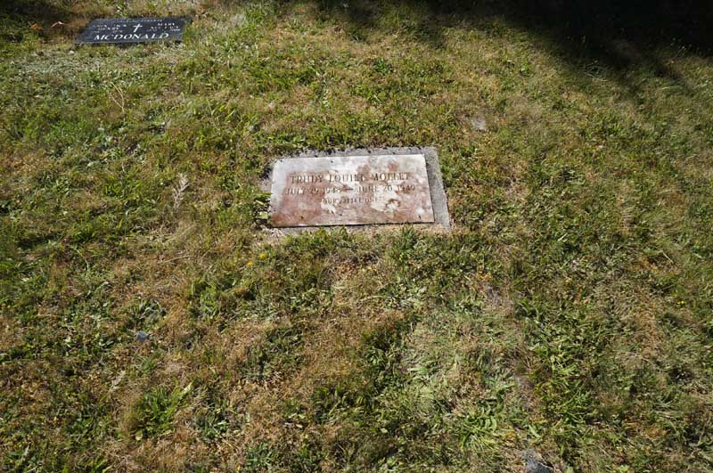 image of gravestone