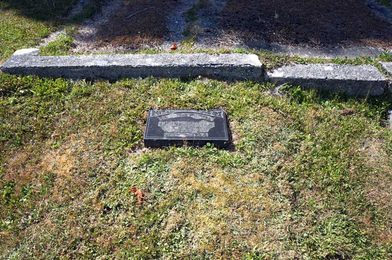 image of gravestone