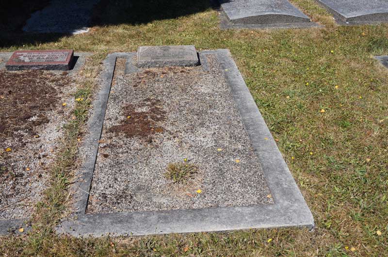 image of gravestone