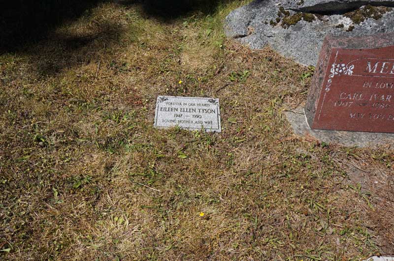 image of gravestone