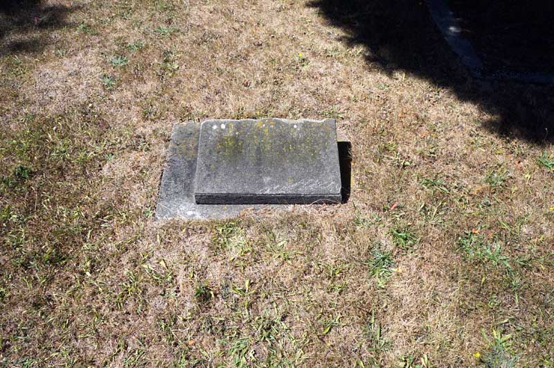 image of gravestone