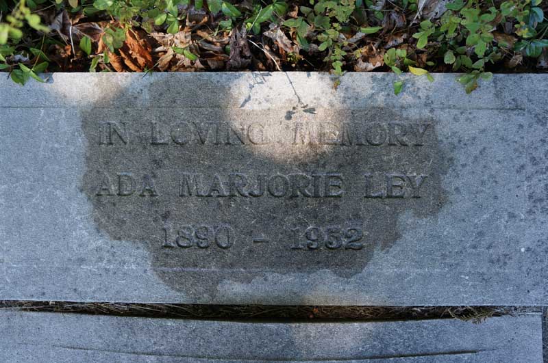 image of gravestone