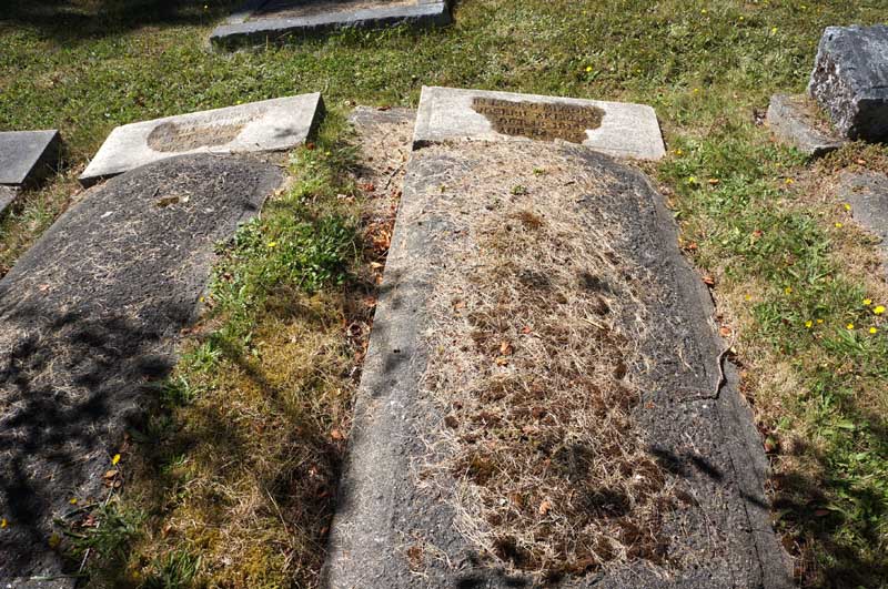 image of gravestone