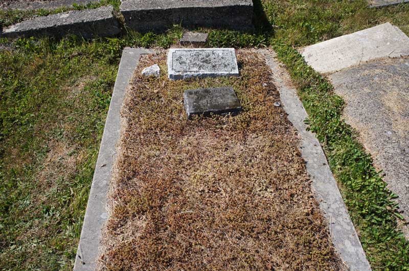 image of gravestone