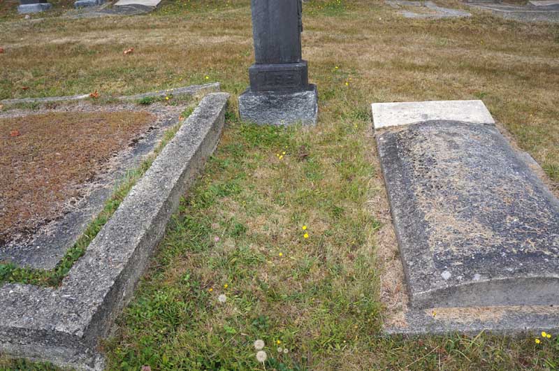 image of gravestone