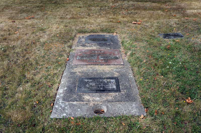 image of gravestone