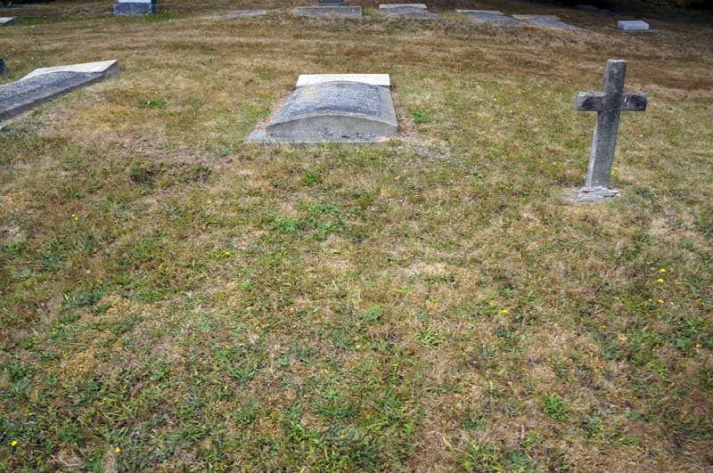 image of gravestone