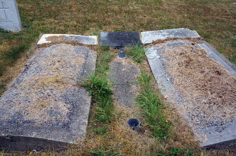 image of gravestone