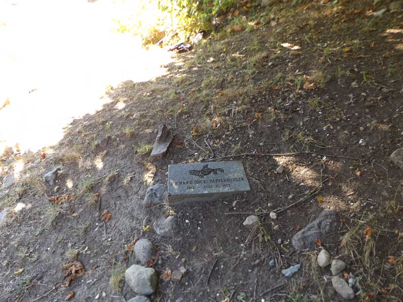 image of gravestone