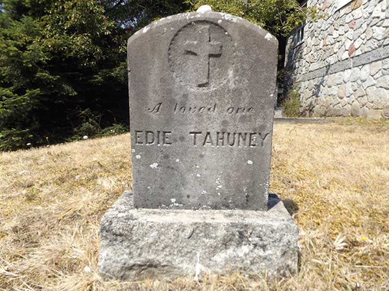 image of gravestone