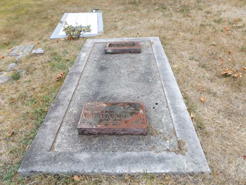 image of gravestone