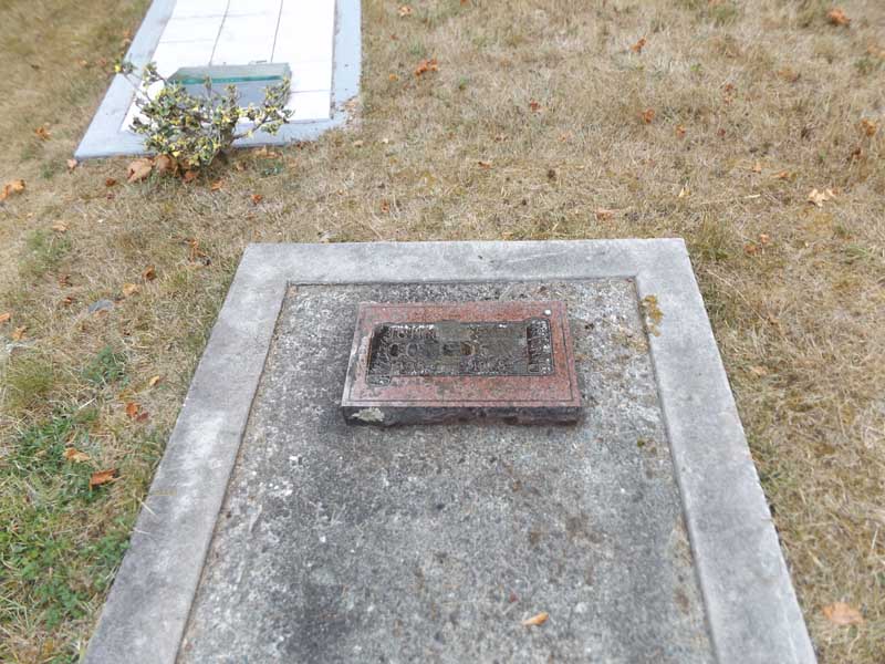 image of gravestone