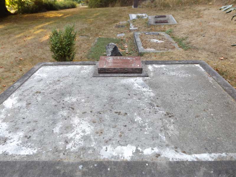 image of gravestone