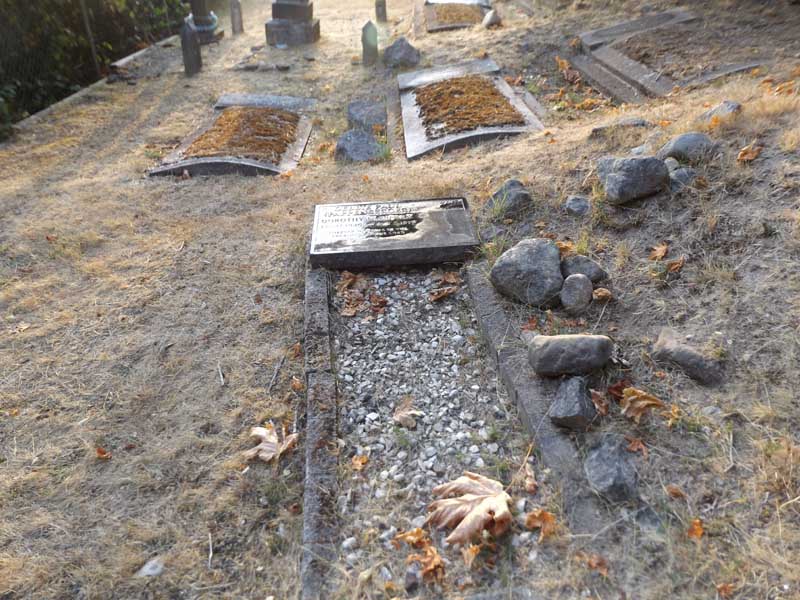 image of gravestone